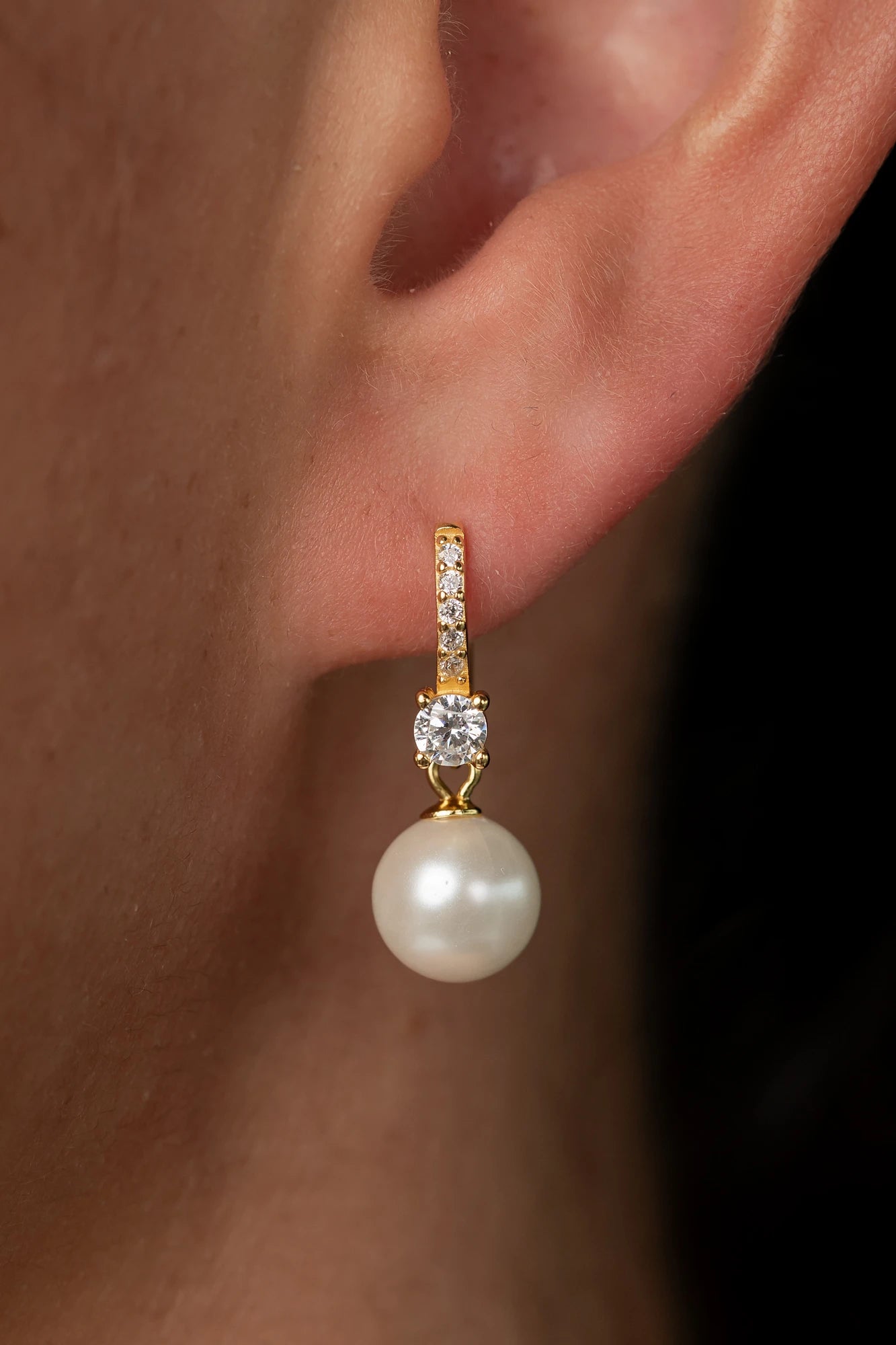 Isabella Pearl Hoop Earrings | Gold