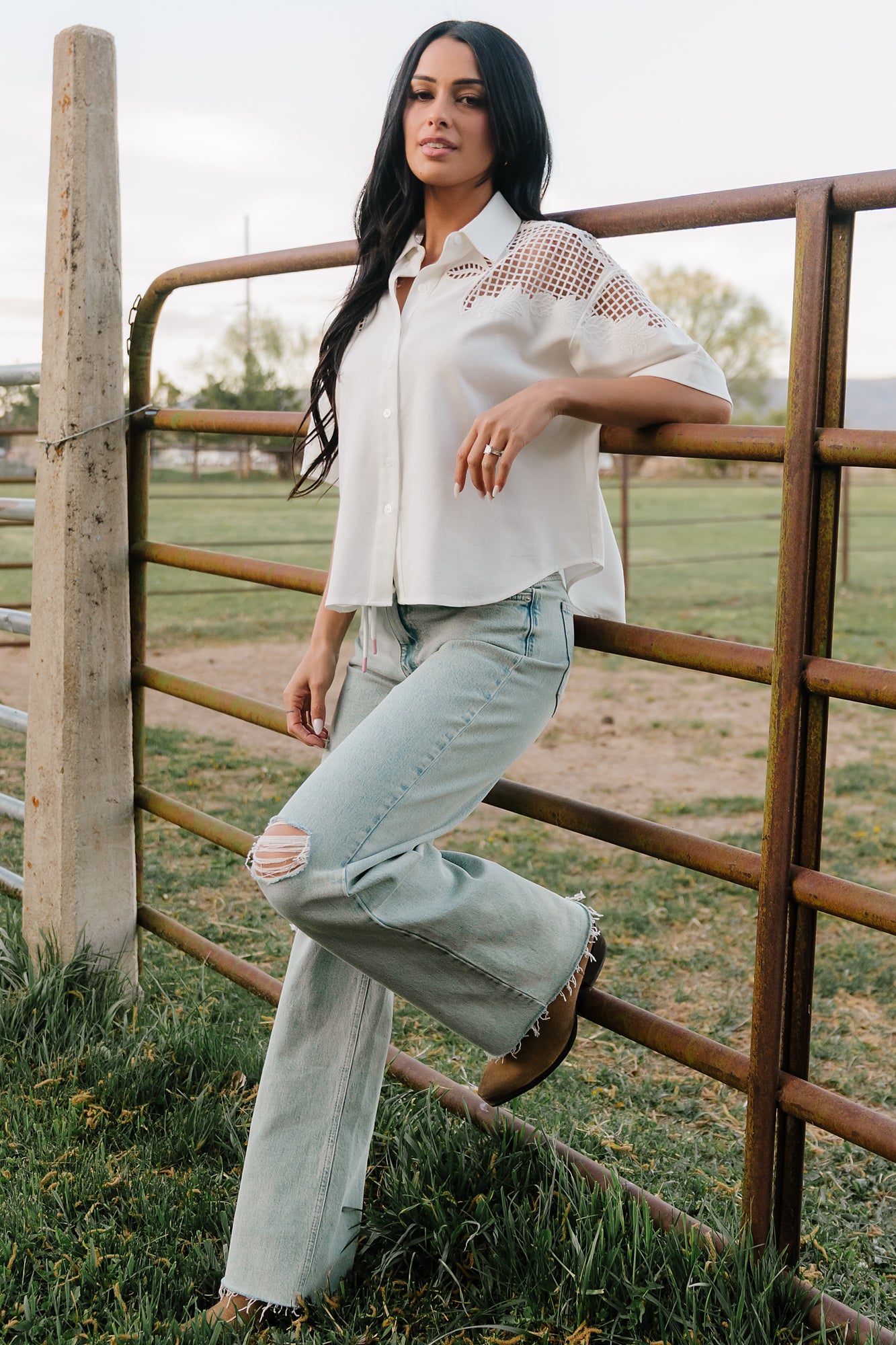 Ronda Mid Rise Ripped Jeans | Light Wash