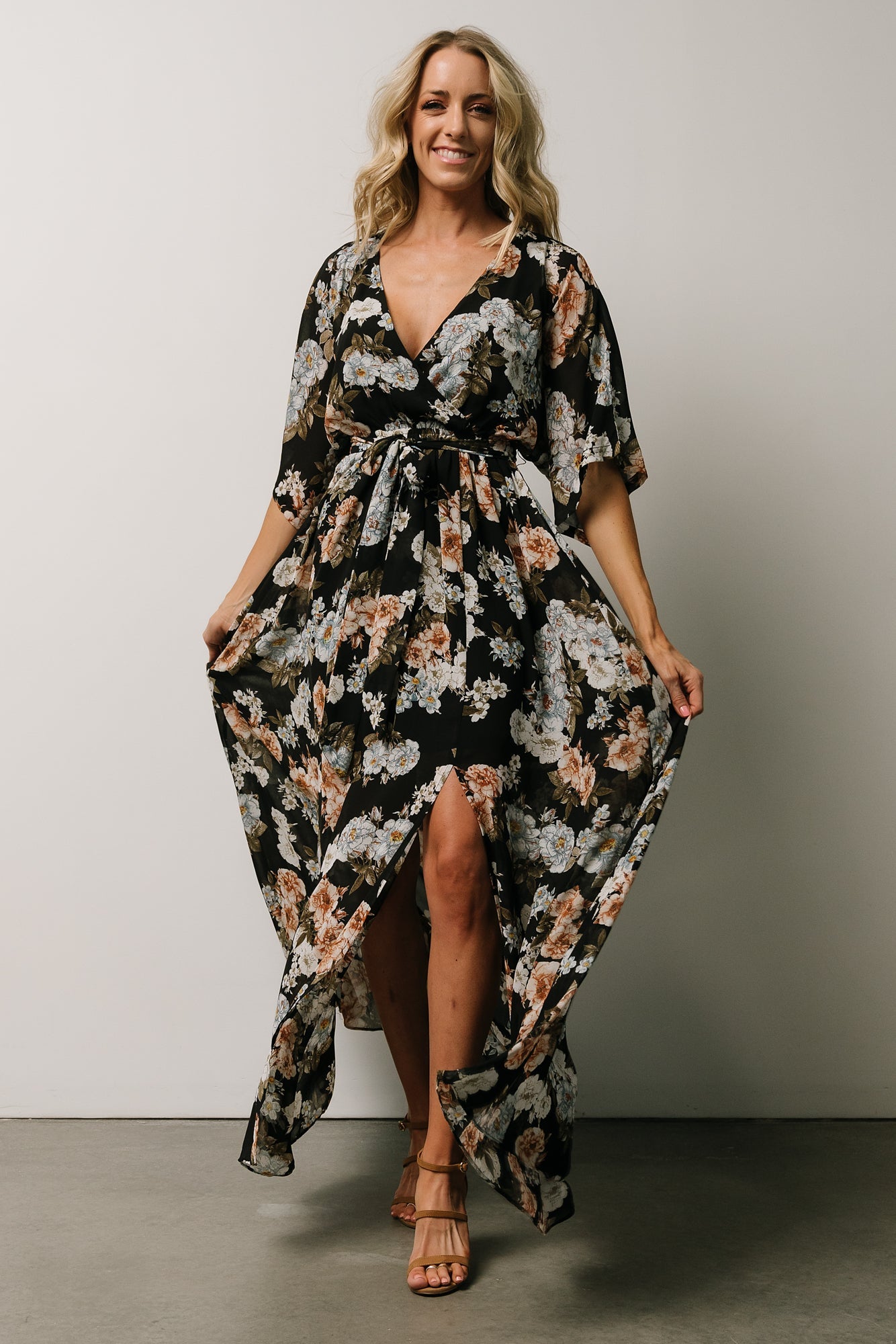 Det Finde sig i Skyldfølelse Kia Kimono Maxi Dress | Black Floral | Baltic Born