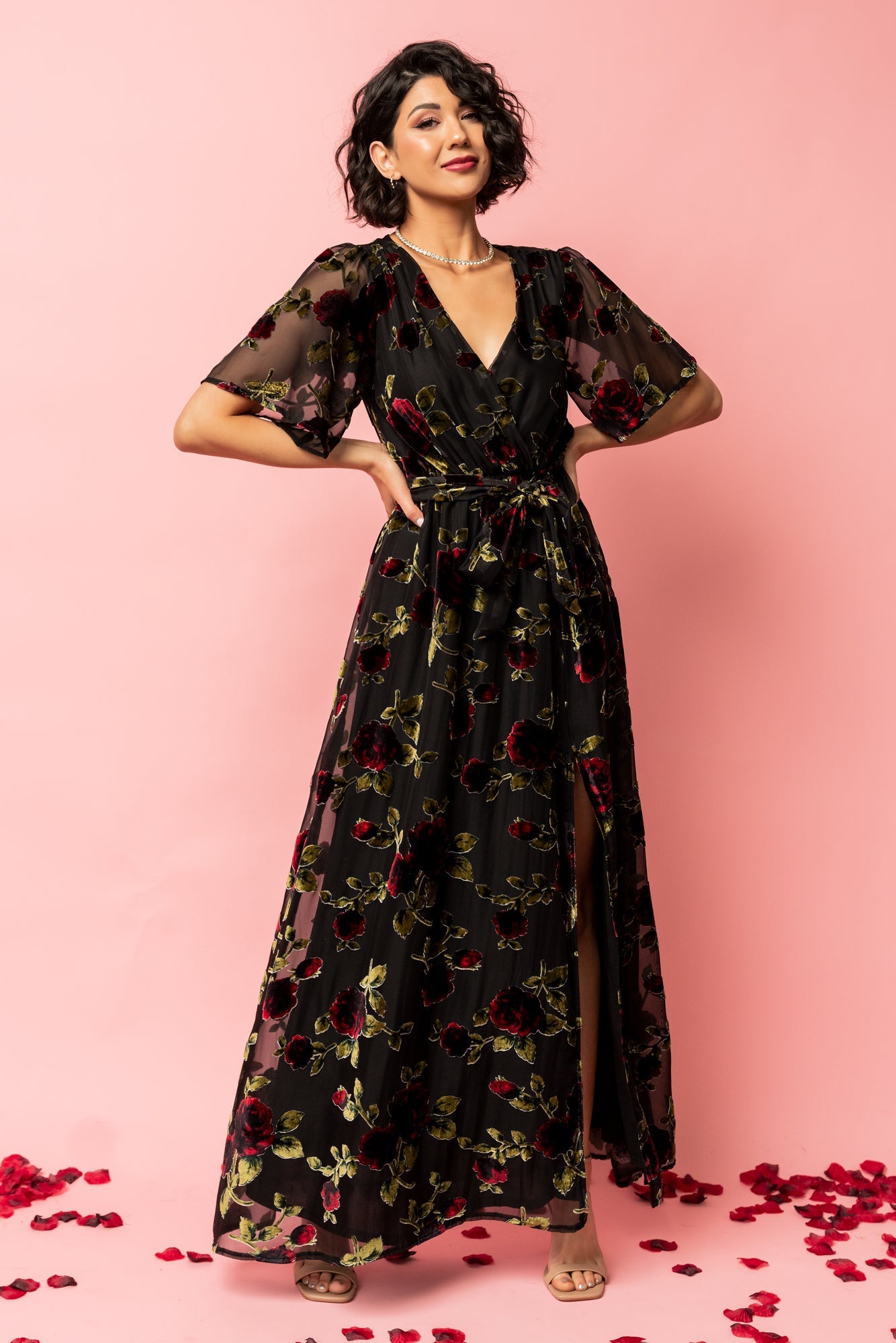 Pre-Loved Black Velvety Rose Décolletage Long Dress – GrandDays