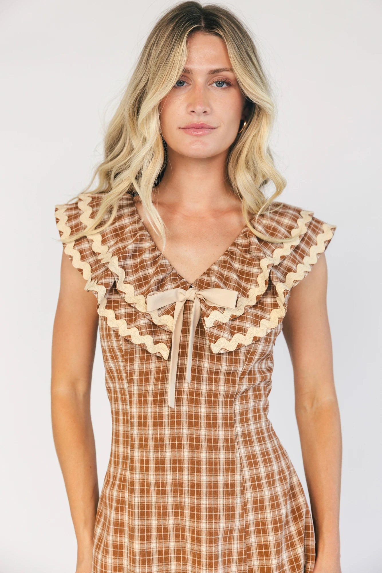 Maureen Ruffle Plaid Dress | Dusty Mocha