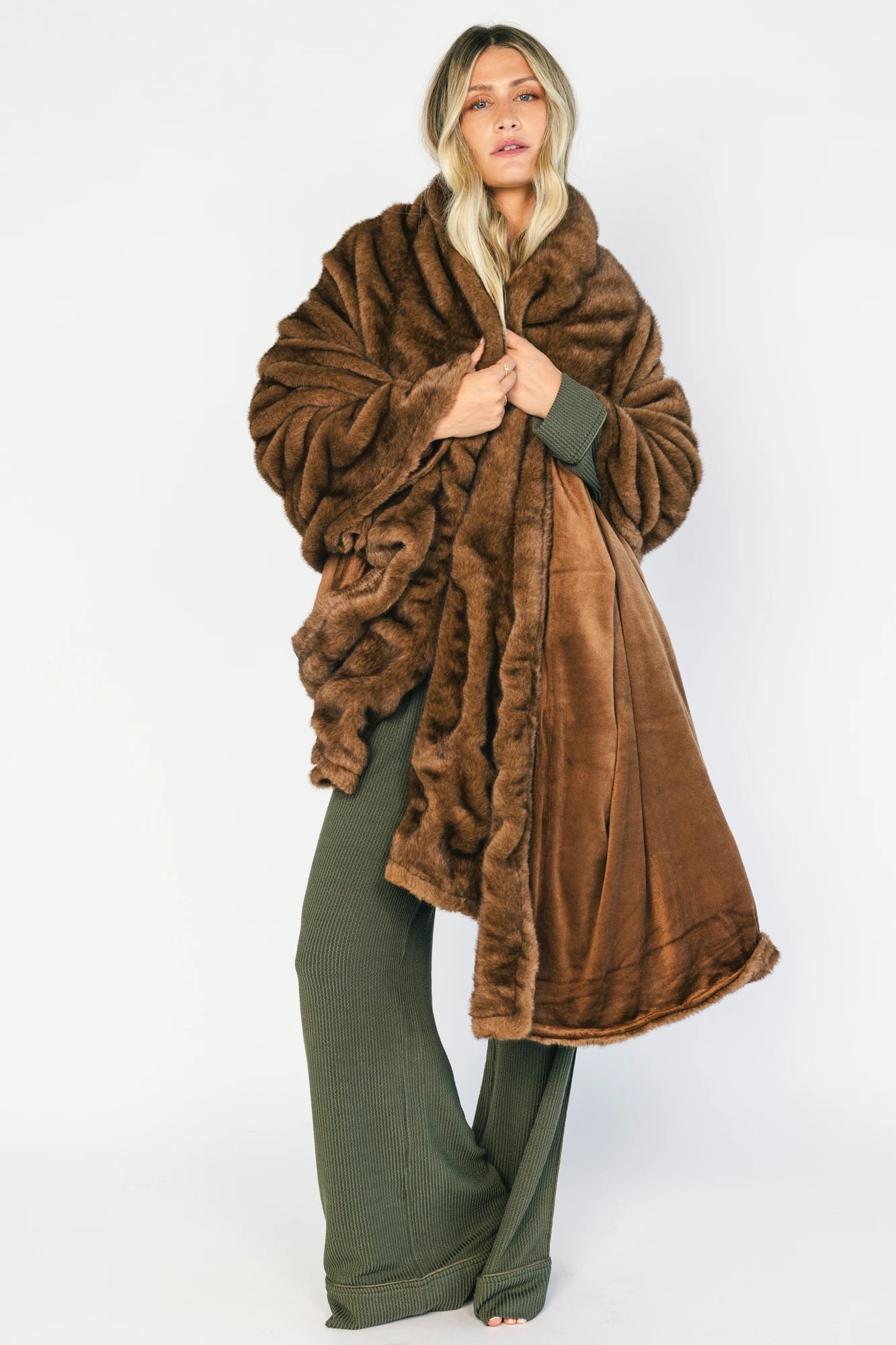 Sunday Throw Blanket | Brown