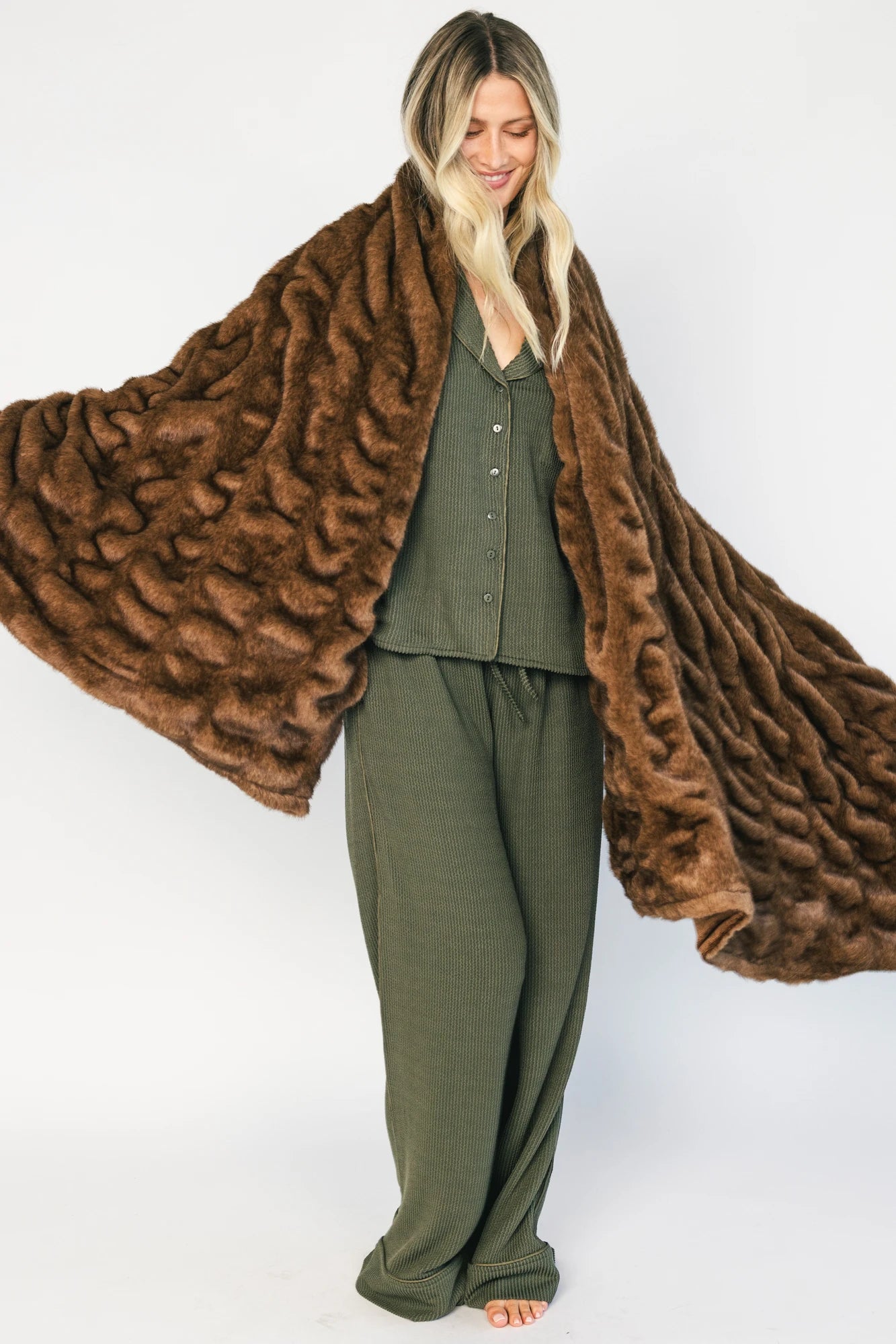 Sunday Throw Blanket | Brown