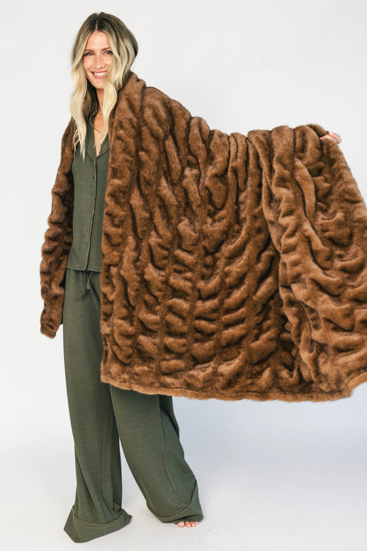 Sunday Throw Blanket | Brown
