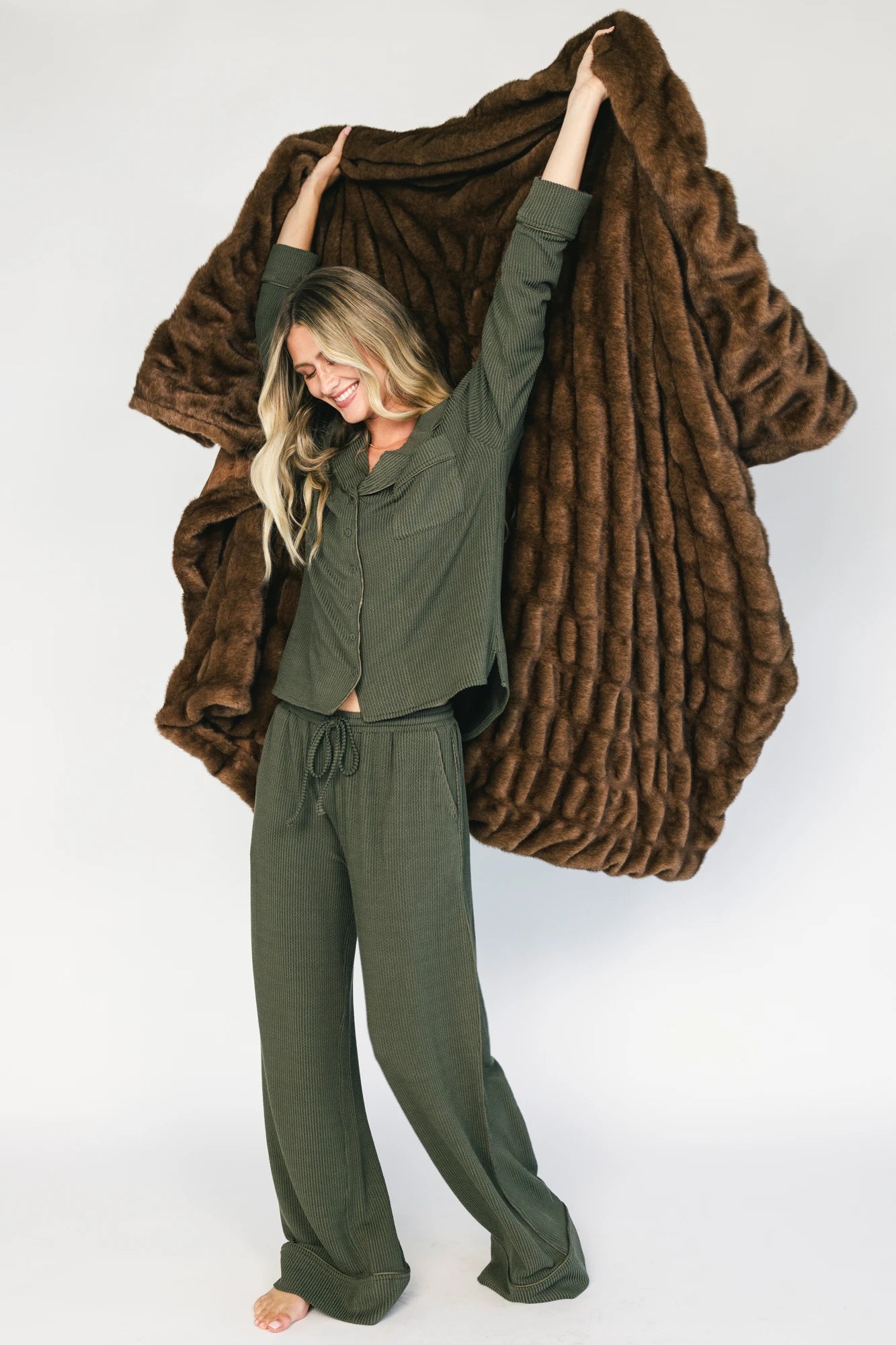 Sunday Throw Blanket | Brown