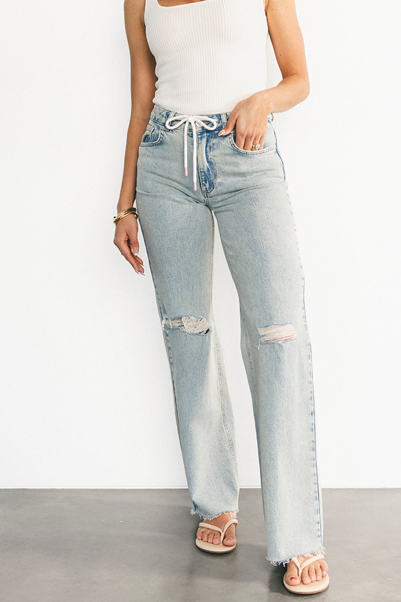 Ronda Mid Rise Ripped Jeans | Light Wash