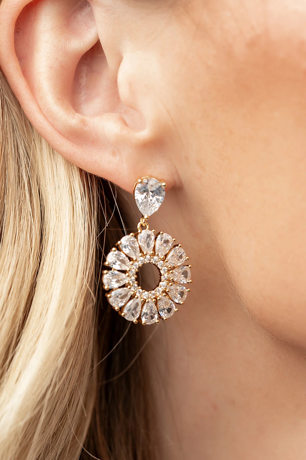 Lisandra Cluster Drop Earrings | Gold