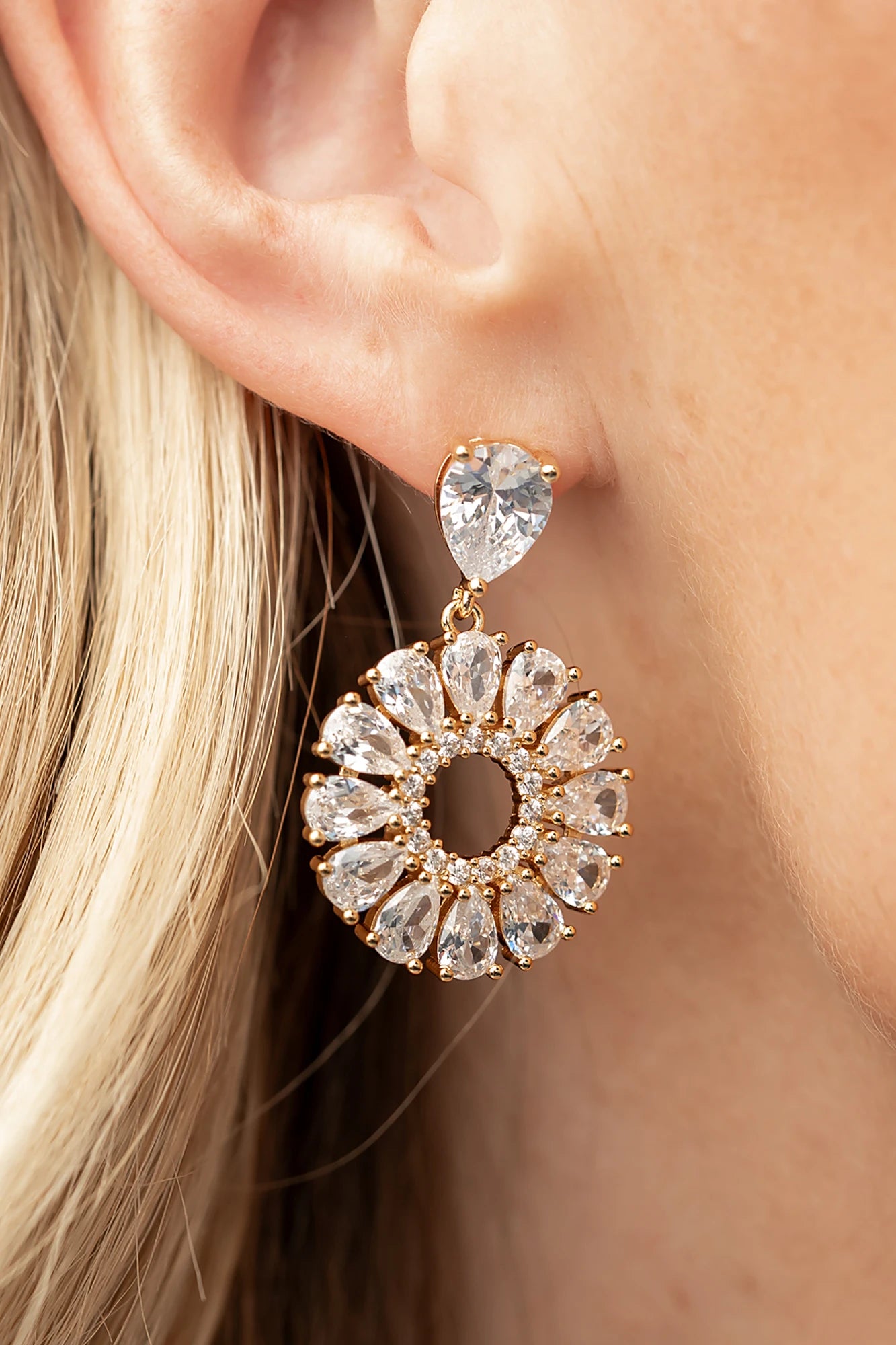 Lisandra Cluster Drop Earrings | Gold