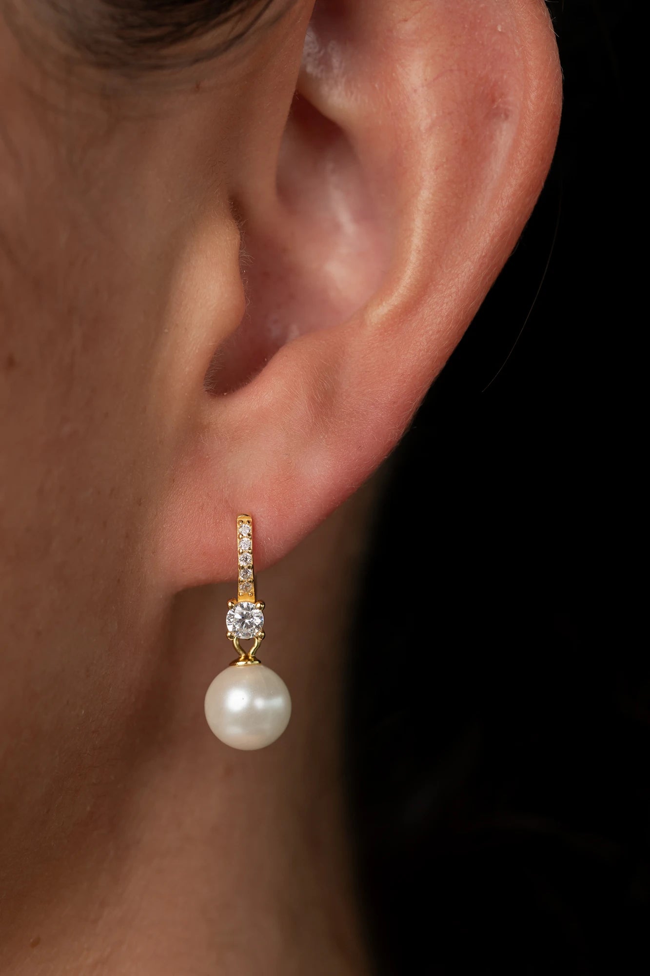 Isabella Pearl Hoop Earrings | Gold