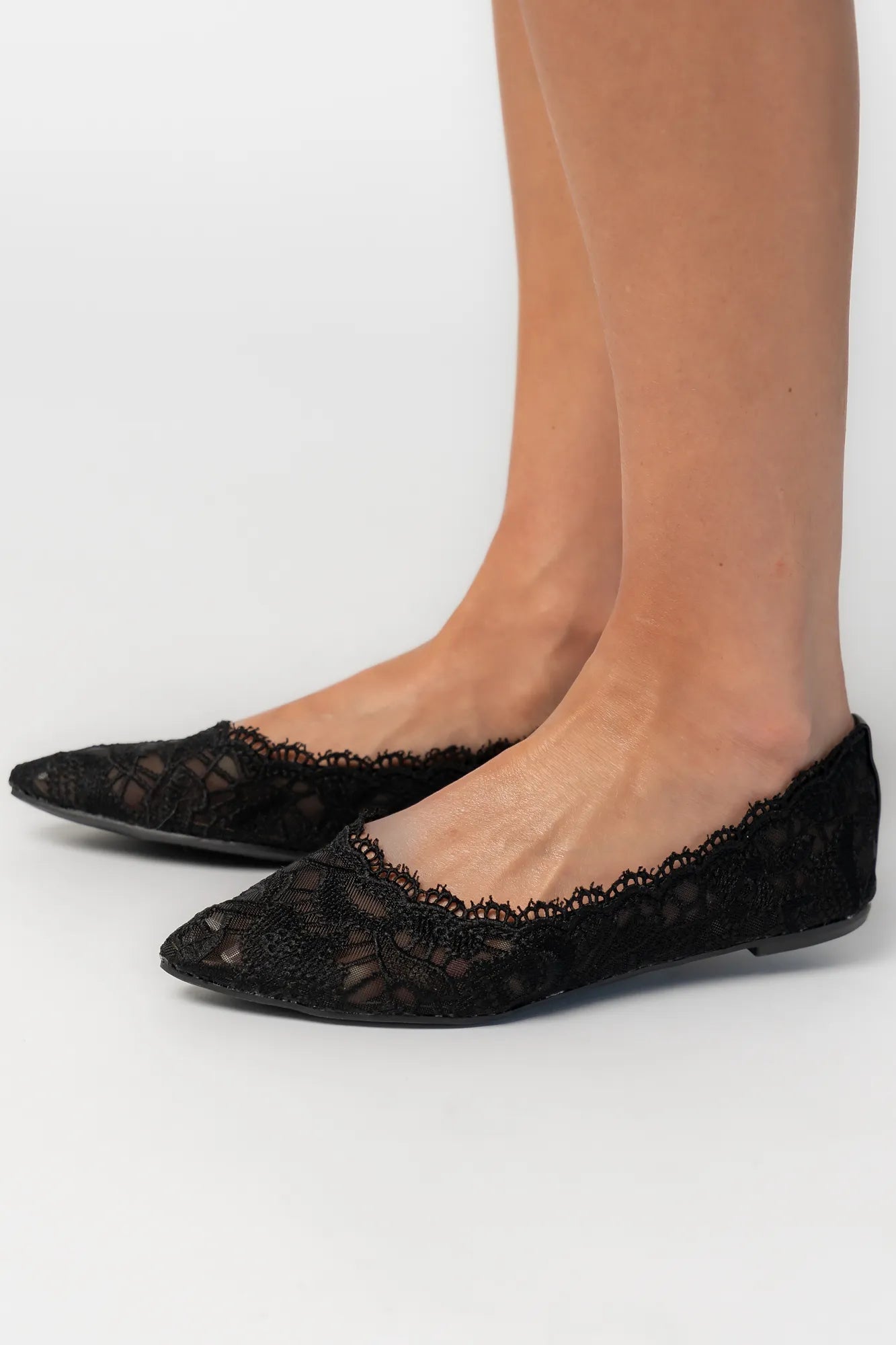 Eirena Lace Ballet Flats | Black