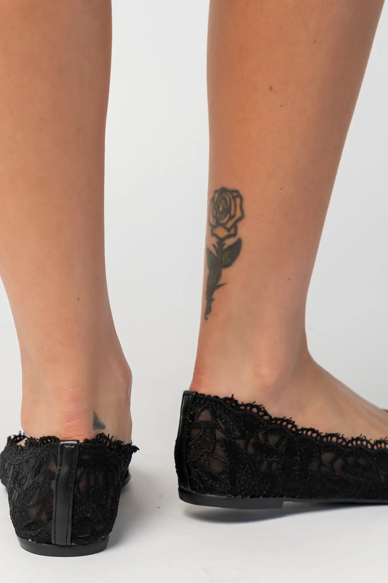 Eirena Lace Ballet Flats | Black
