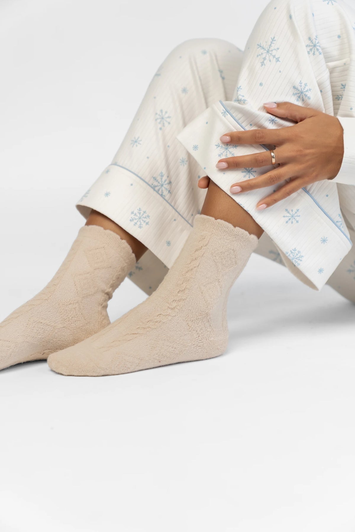 Sterling Cozy Cable Knit Socks | Oatmeal