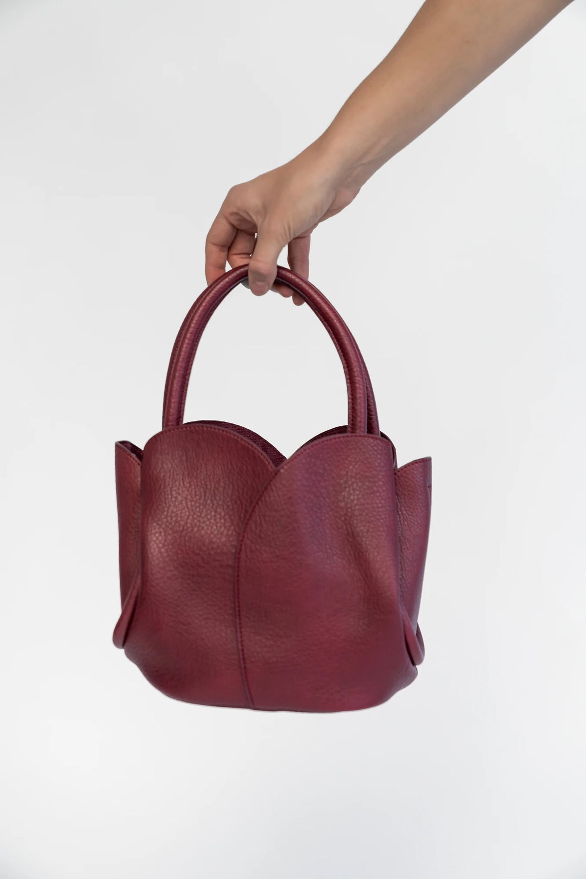 Beloved Tulip Tote Bag | Wine