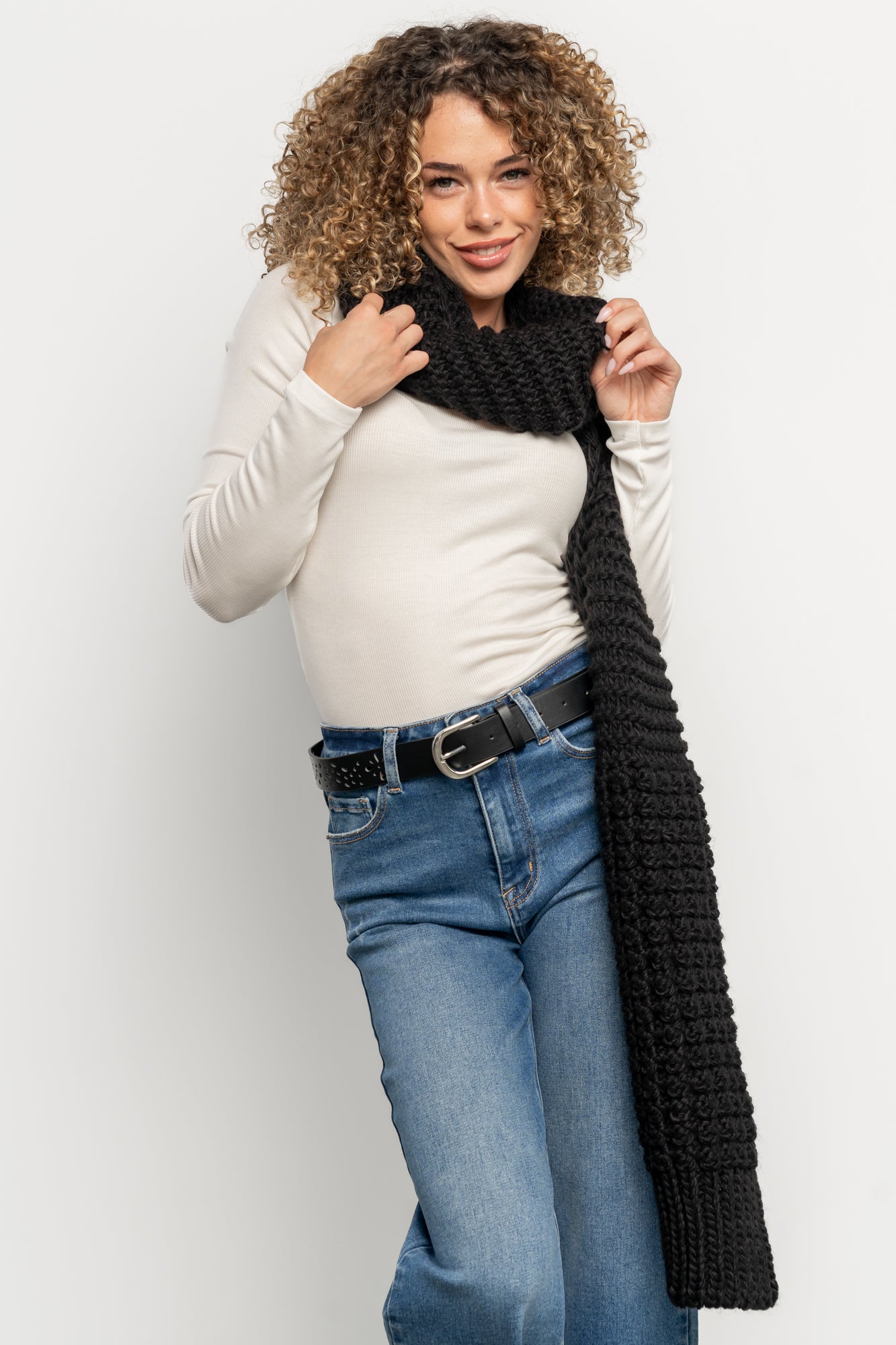 Sarah Chunky Knit Scarf | Black