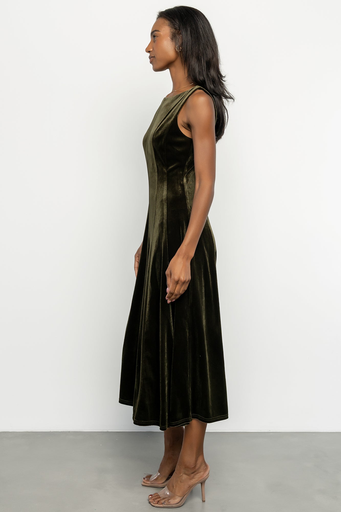 Annika Velvet Midi Dress | Olive