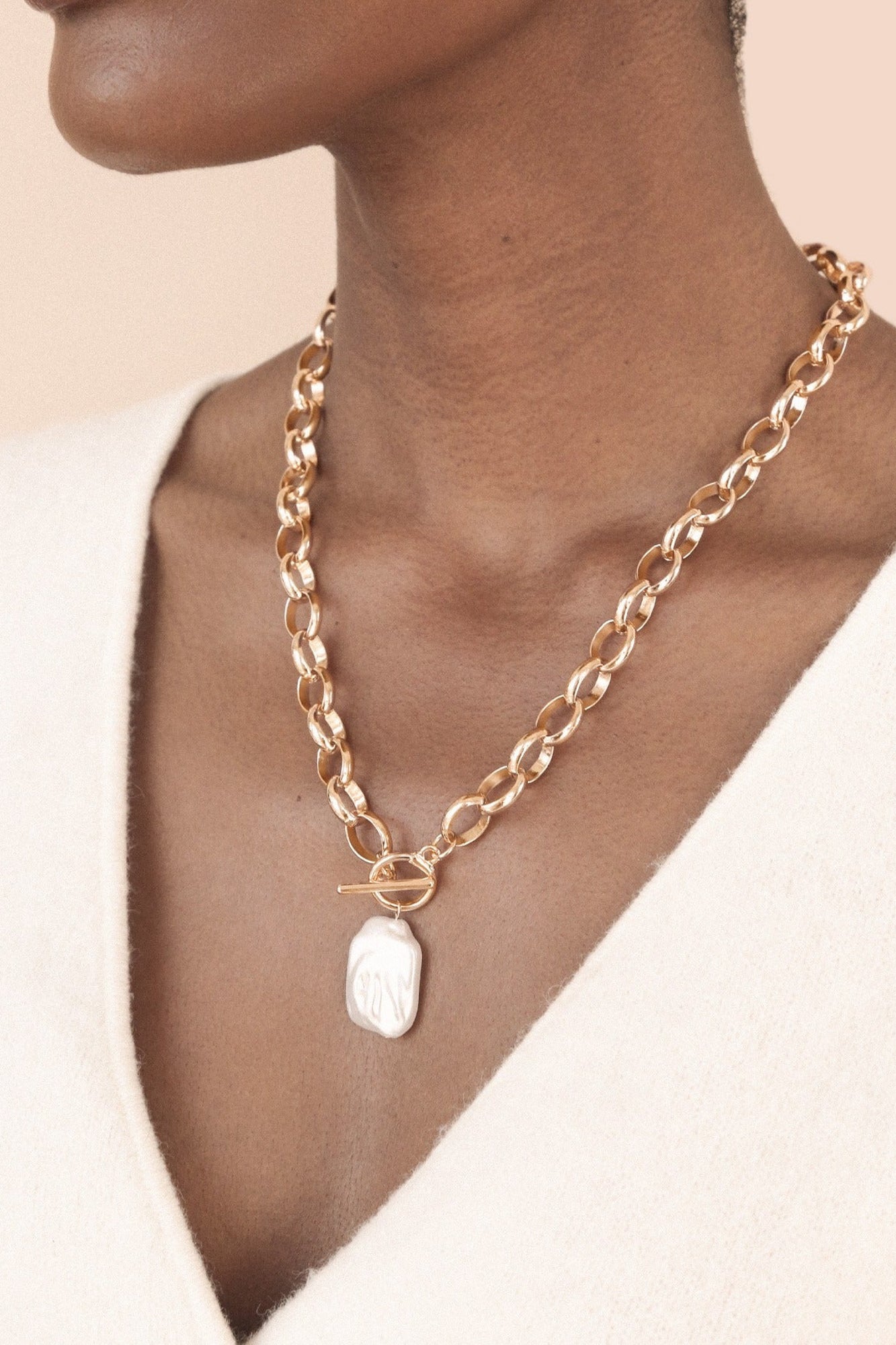 Edge of Water Pearl Pendant Necklace