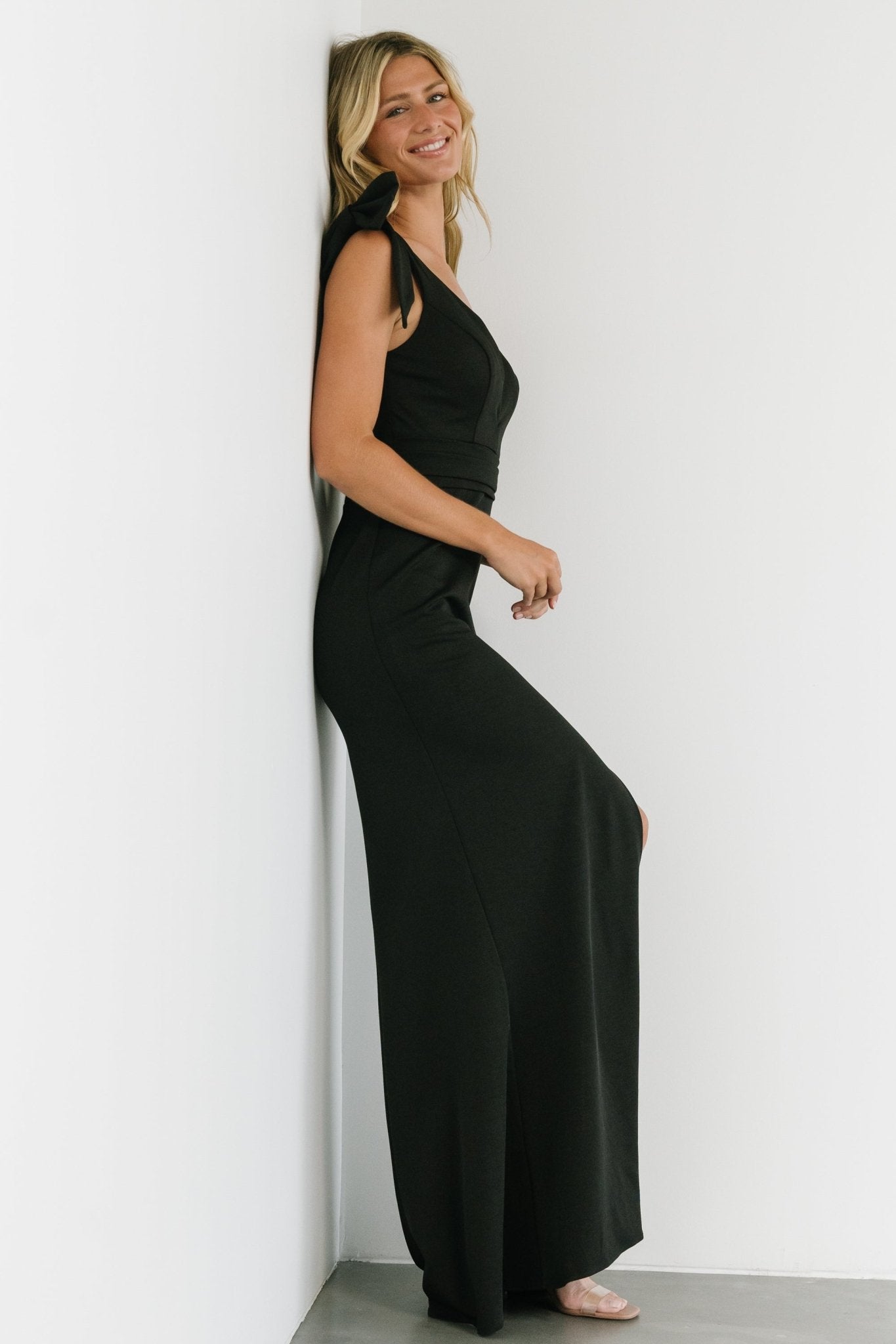 Angelique Fitted Gown | Black - Baltic Born