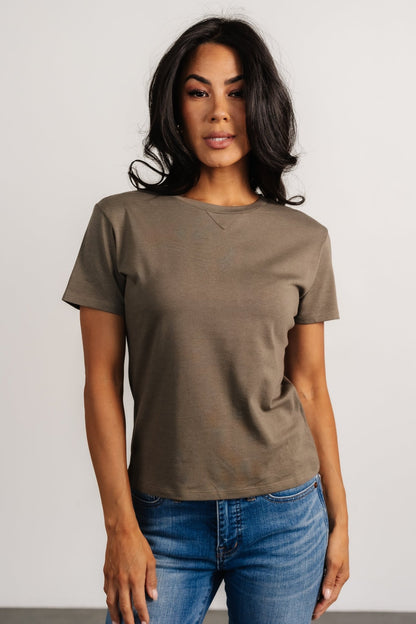 Finn Essential Tee | Olive - Baltic Born