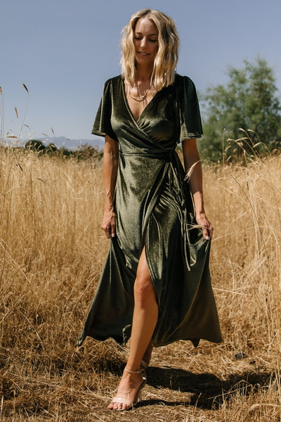 green emerald velvet dress Amazon.com: CIDER Velvet Dress for Women Midi Solid Knot Scoop Neckline  Sleeveless Cocktail Party Evening Dress Green : Clothing, Shoes & Jewelry main image 0