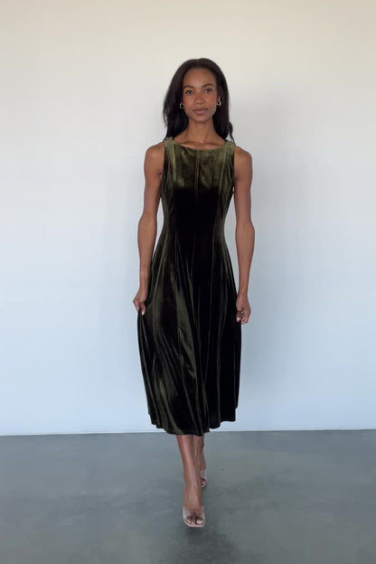 Annika Velvet Midi Dress | Olive