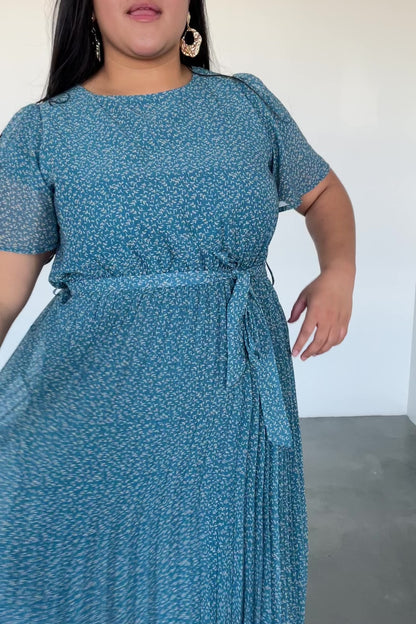 Prim Pleated Dress | Persian Blue Print