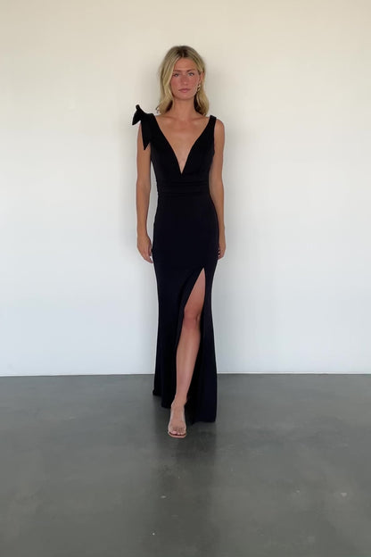 Angelique Fitted Gown | Black