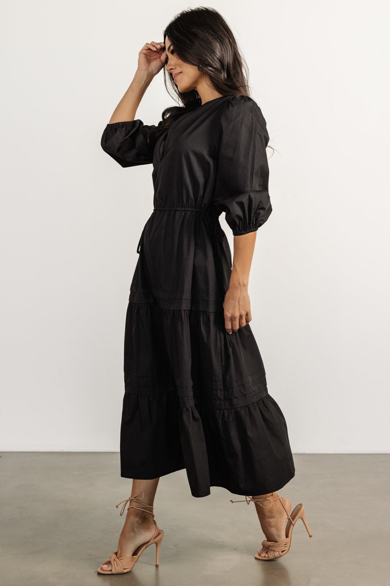 black midi day dress Women's Sleeveless Tailored Midi Dress