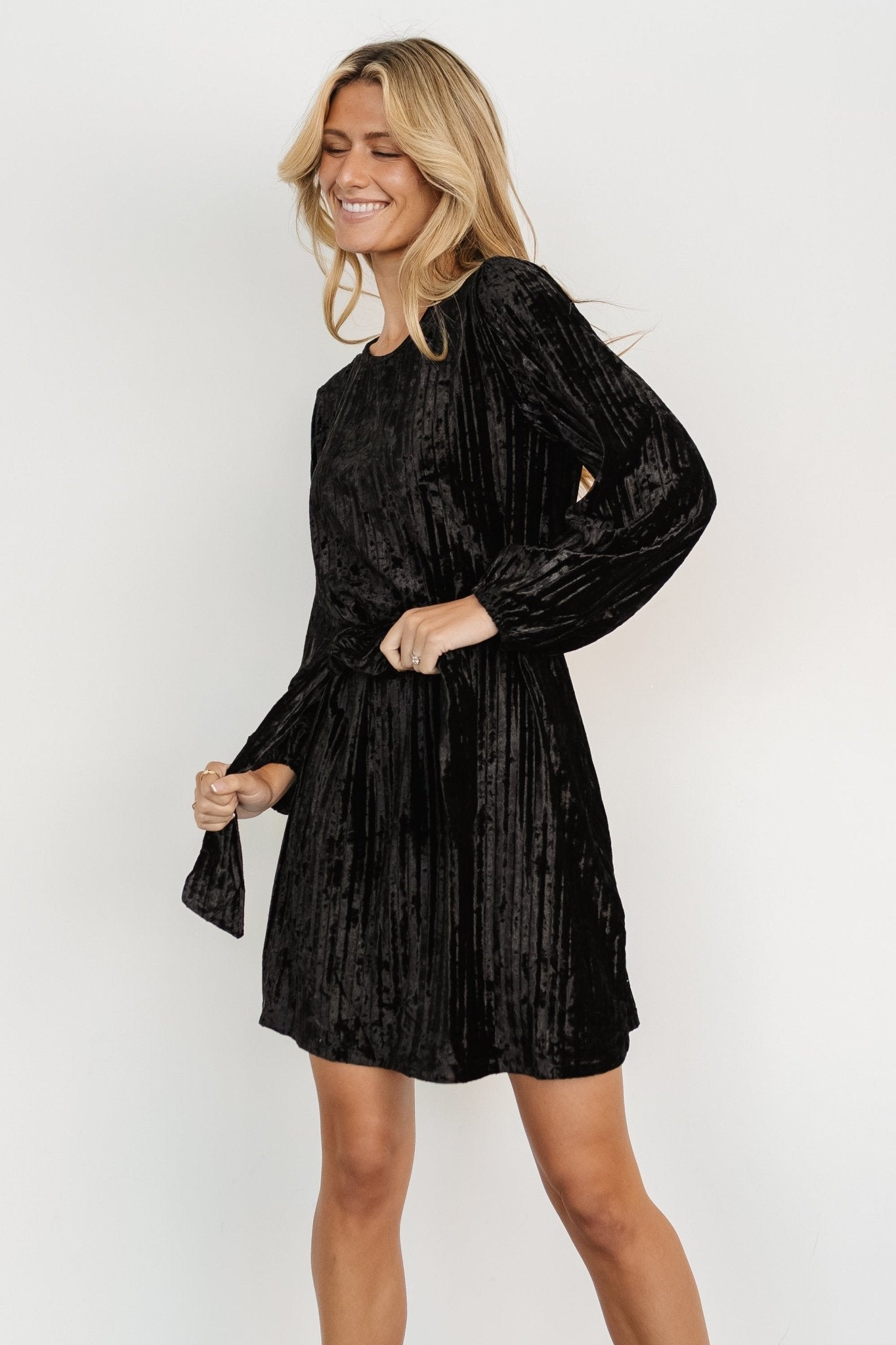 Anastasia Velvet Short Dress | Black | Baltic Born