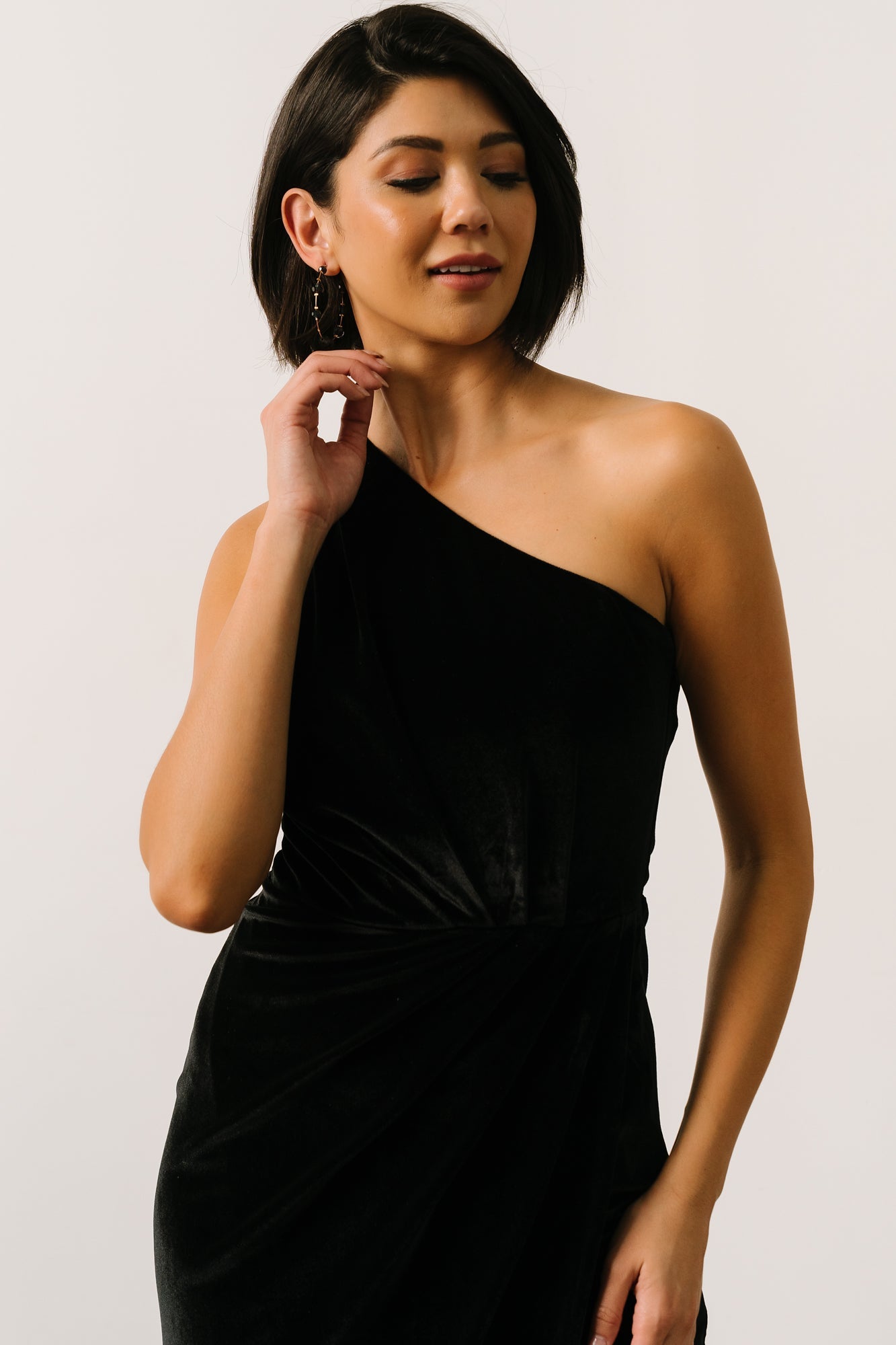 Kourtney Velvet One Shoulder Midi Dress | Black - Baltic Born