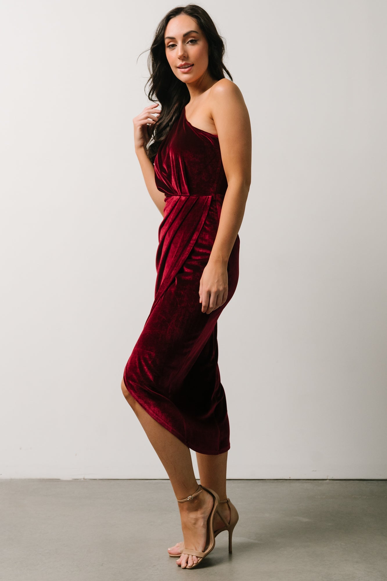 Kourtney Velvet One Shoulder Midi Dress | Merlot - Baltic Born