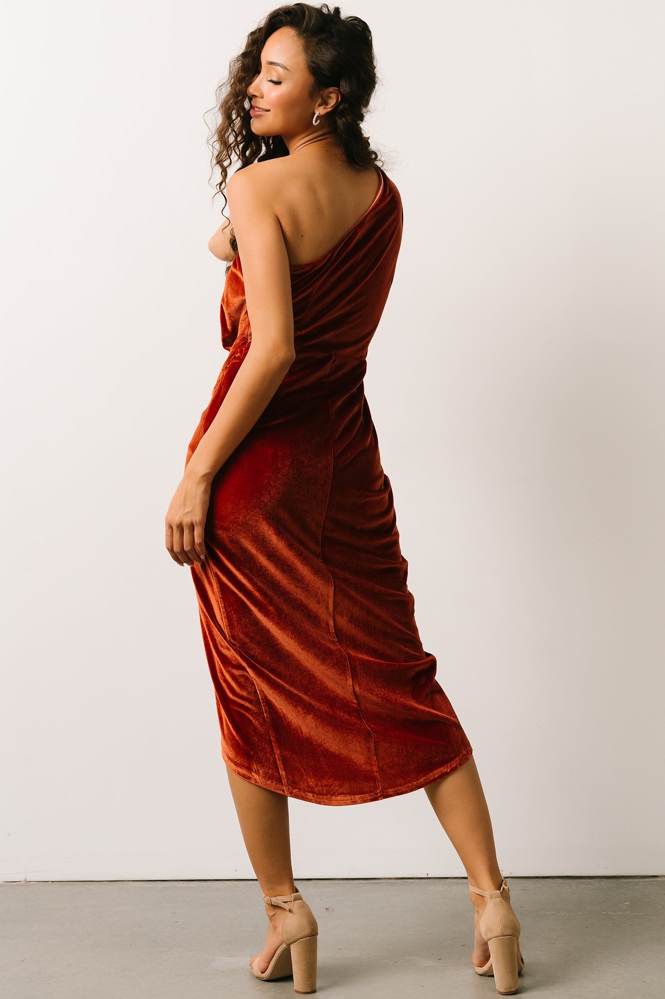 Kourtney Velvet One Shoulder Midi Dress | Rust - Baltic Born