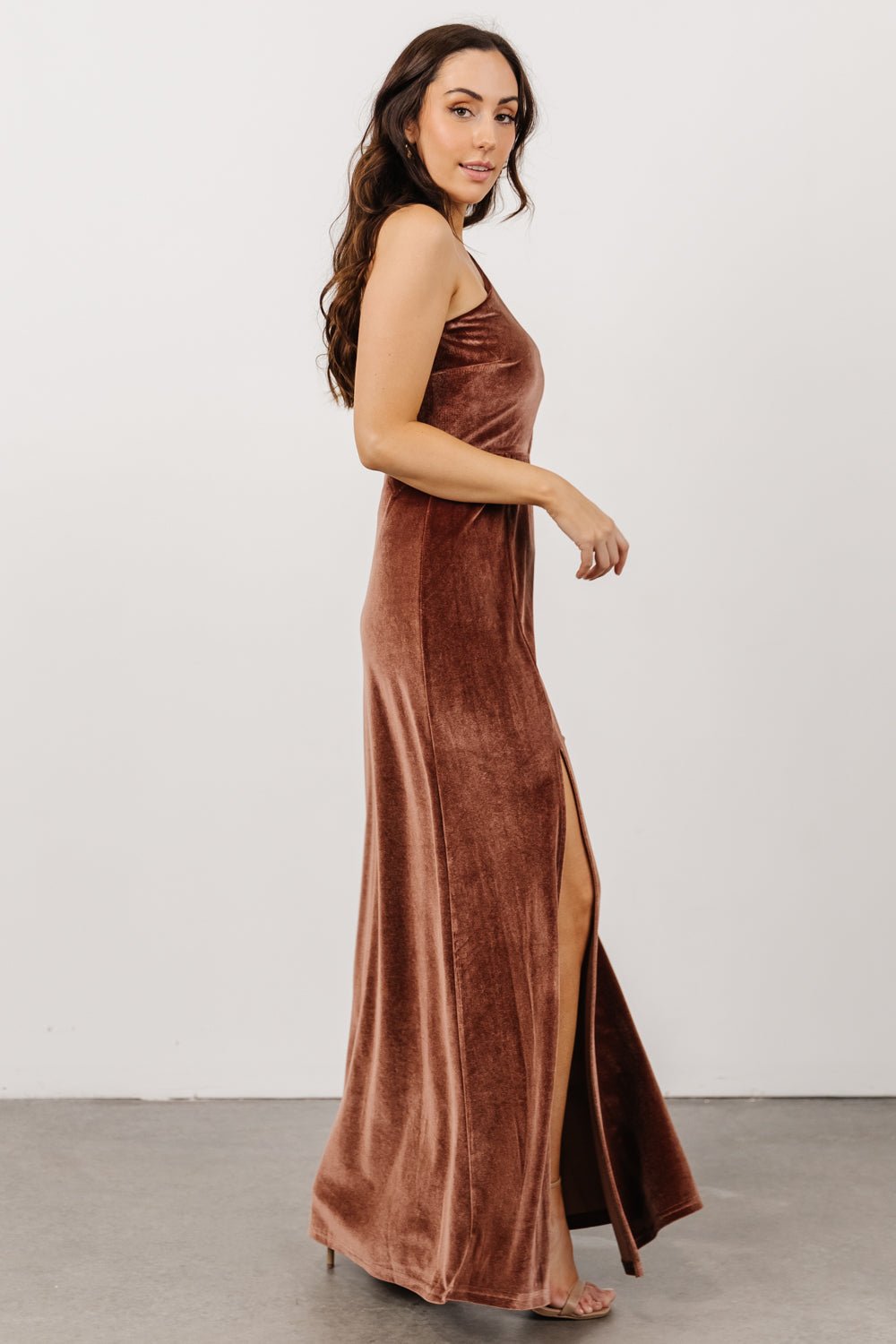 Tatiana Velvet One Shoulder Maxi Dress | Desert Rose - Baltic Born